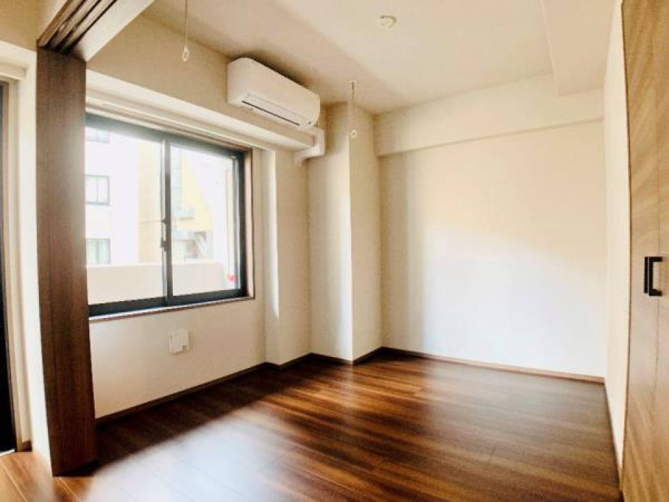 茶色の床が温かみも感じる