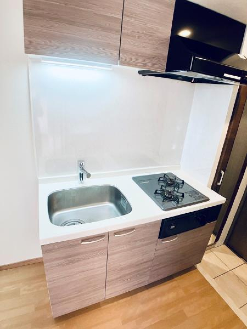 料理スペースはコンパクトながらも清潔さは忘れない