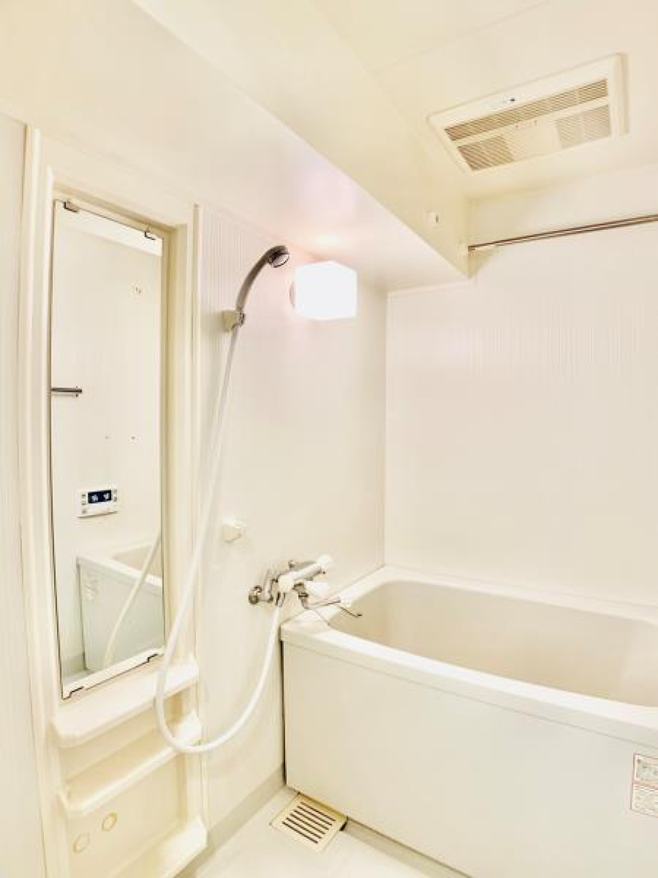 浴室はコンパクト