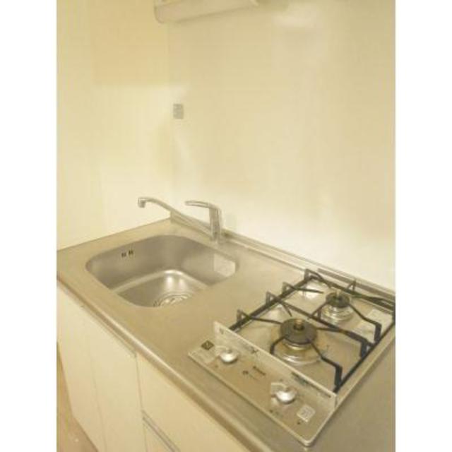 バルコニーへのアクセスもできます。※写真は同タイプ住戸です。