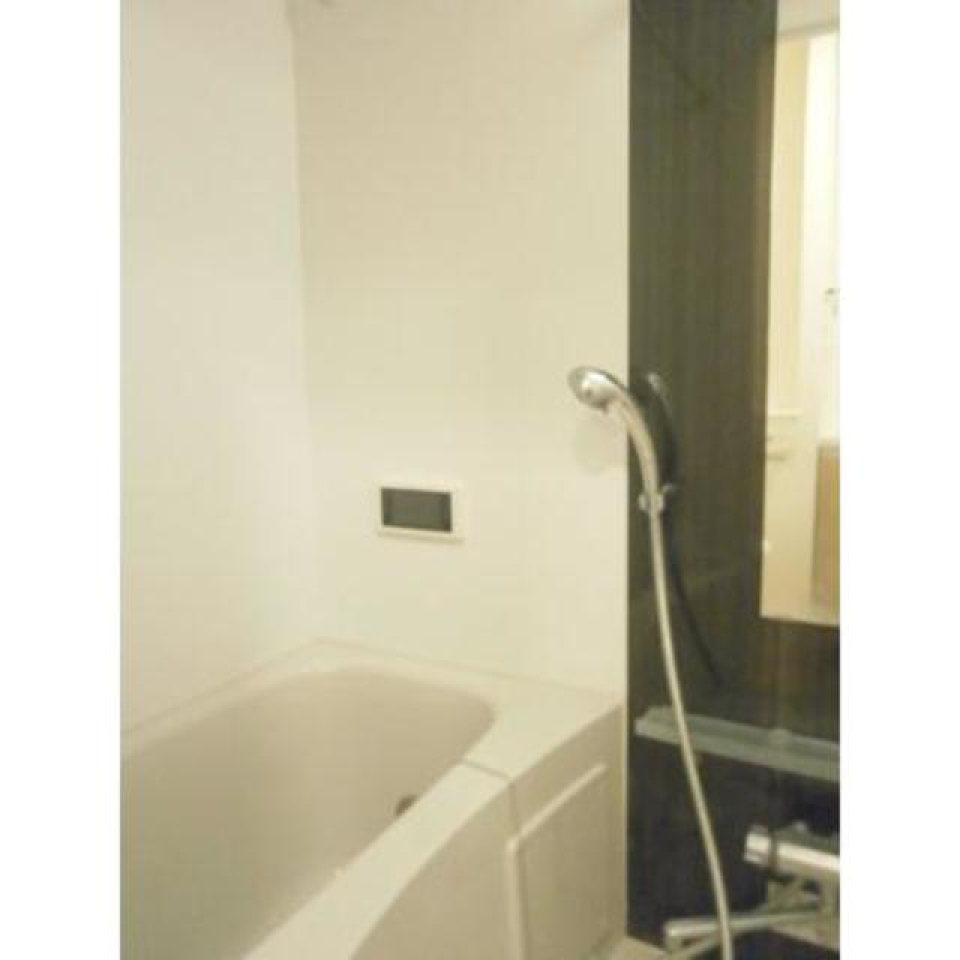 クローゼットを開けた時の様子。※写真は同タイプ住戸です。