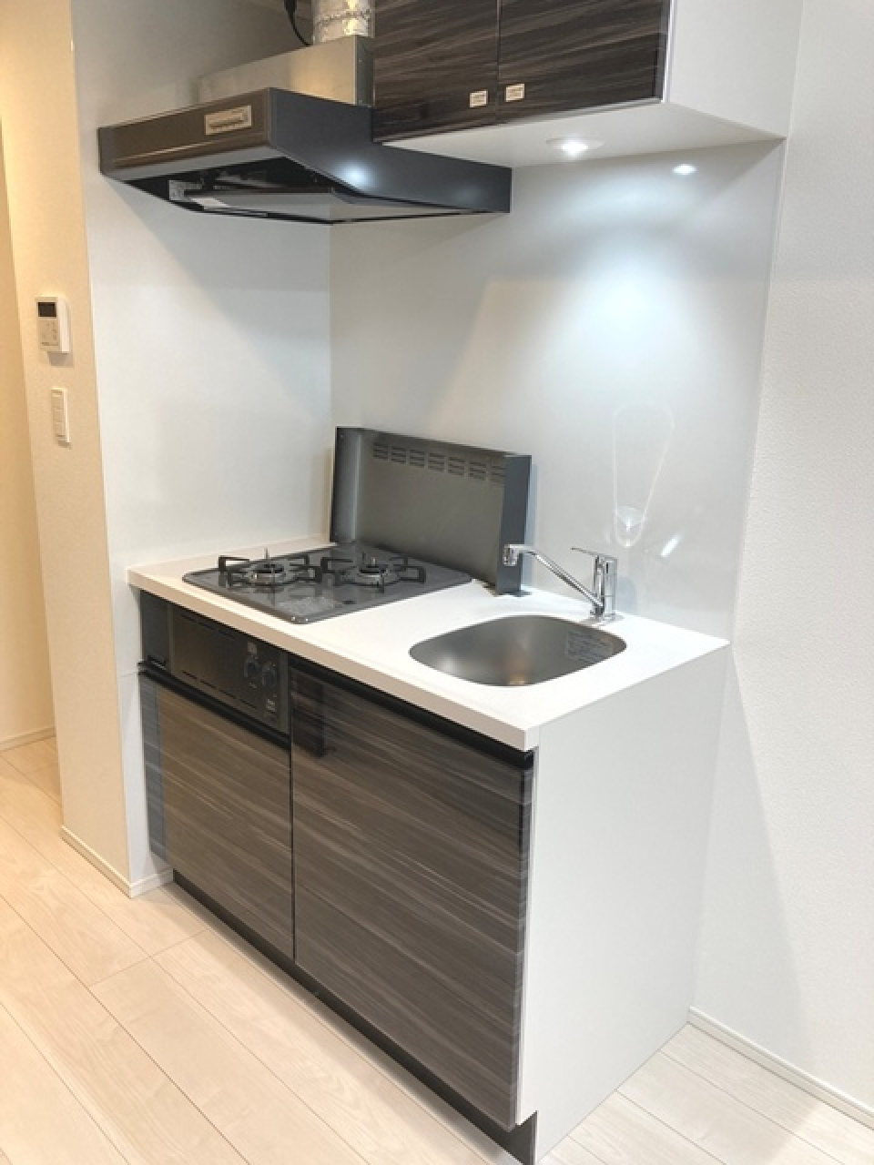 2口のガスコンロが導入されたキッチンです。※写真は同タイプ住戸です。