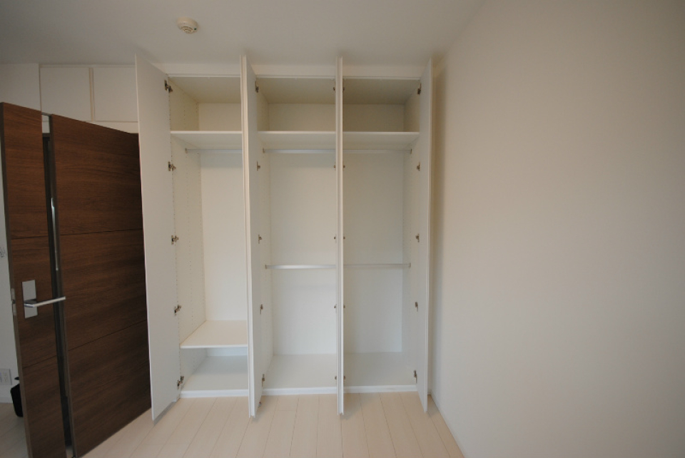 クローゼットを開けた時の様子。※参考写真