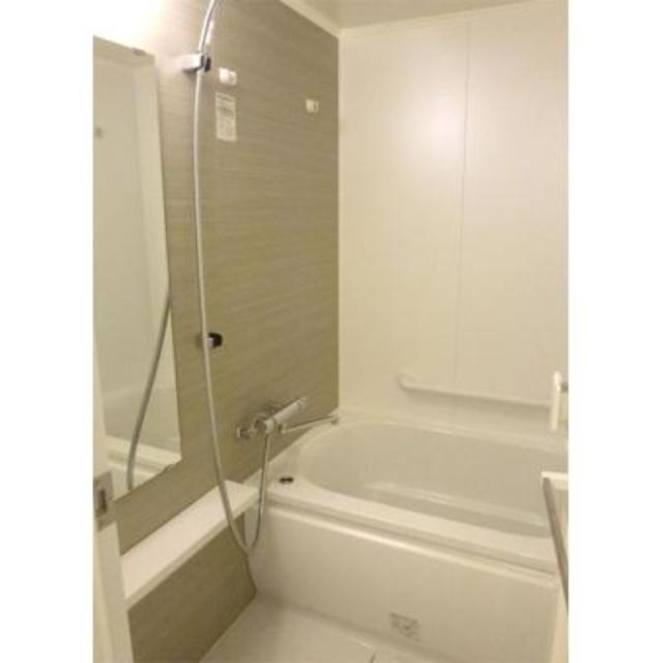 グレーのウォールが落ち着きを演出してくれますね。※写真は同タイプ住戸です。