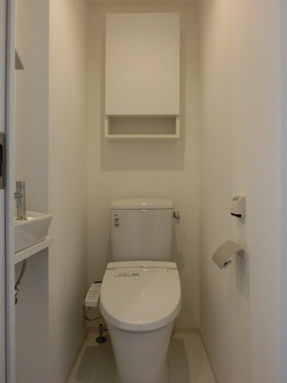 トイレには手洗い付きです