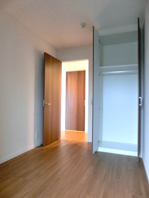 クローゼット付きの洋室5帖