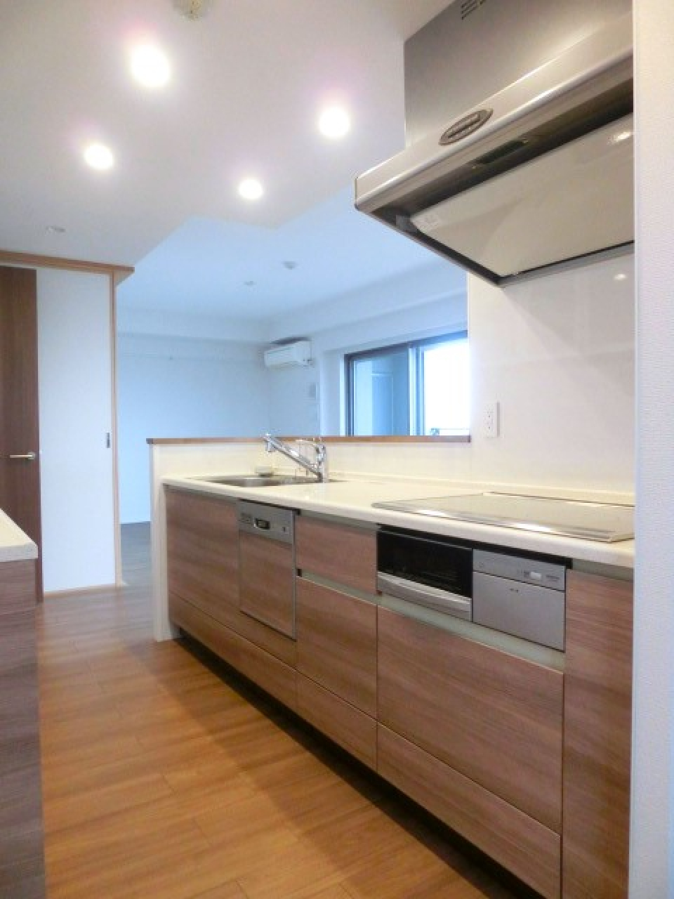 嬉しい対面式キッチン