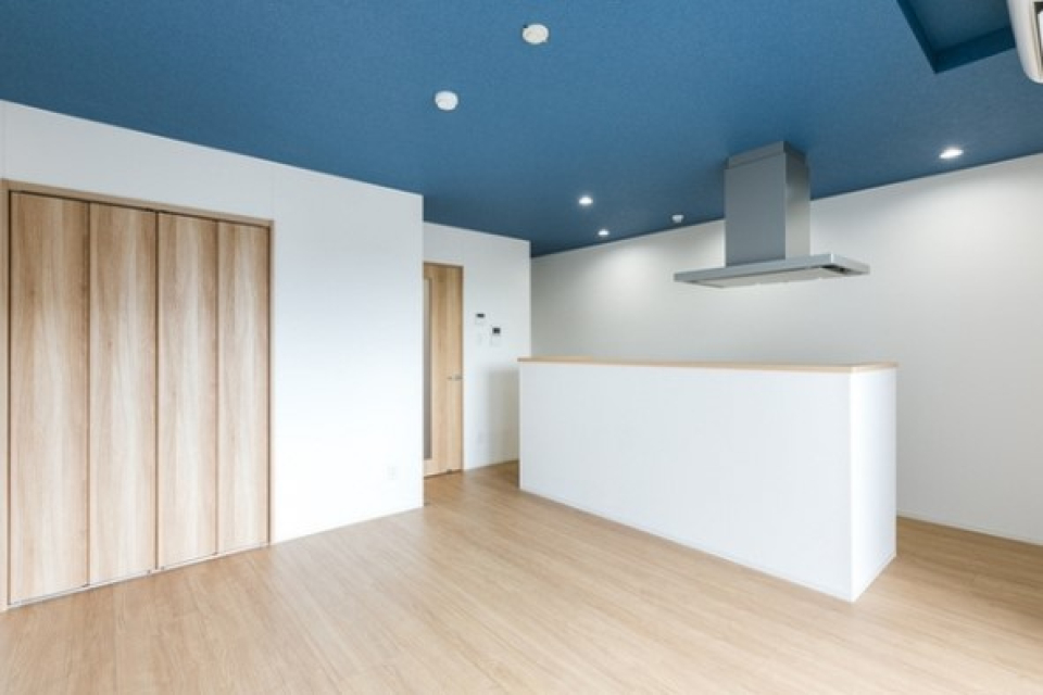 空に星が輝くようなお部屋です