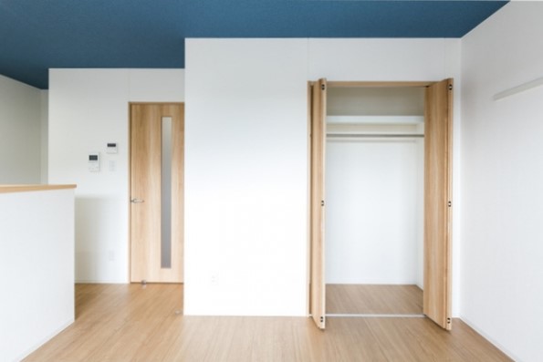 リビングに収納があるとお部屋がごちゃつかなくていいですね