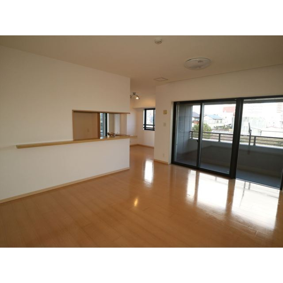 非常に広々としたリビング