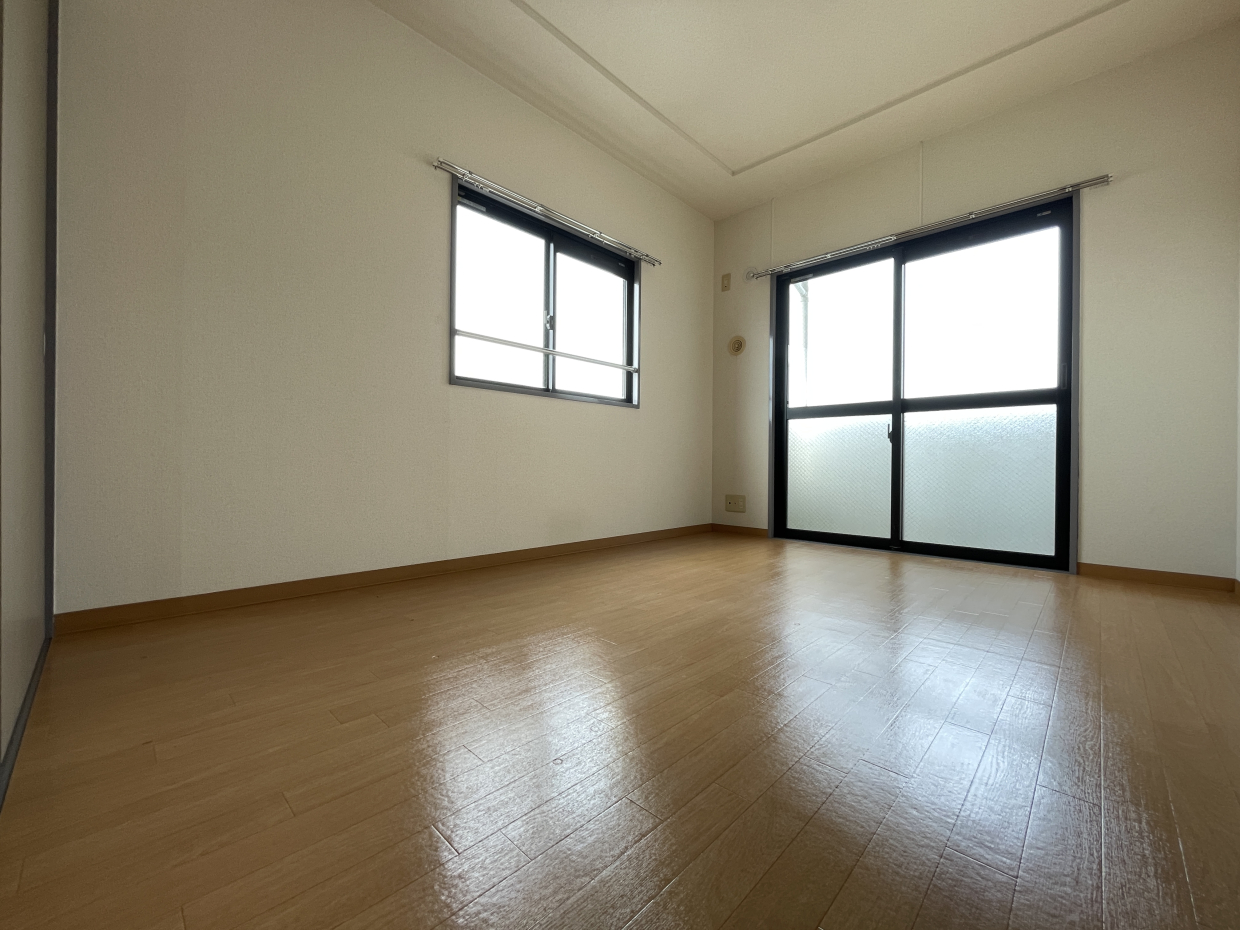 北側の洋室は6.2帖