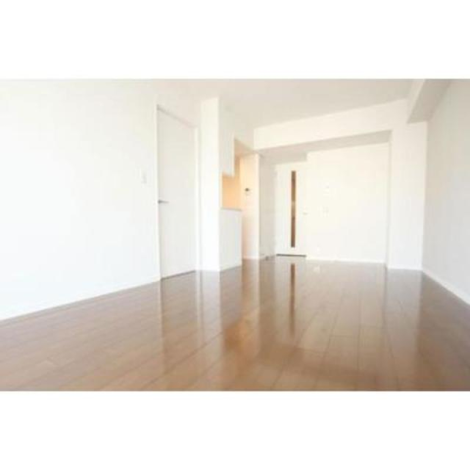 11帖のリビングルームは快適に過ごせる空間になっています。※写真は同タイプ住戸です。