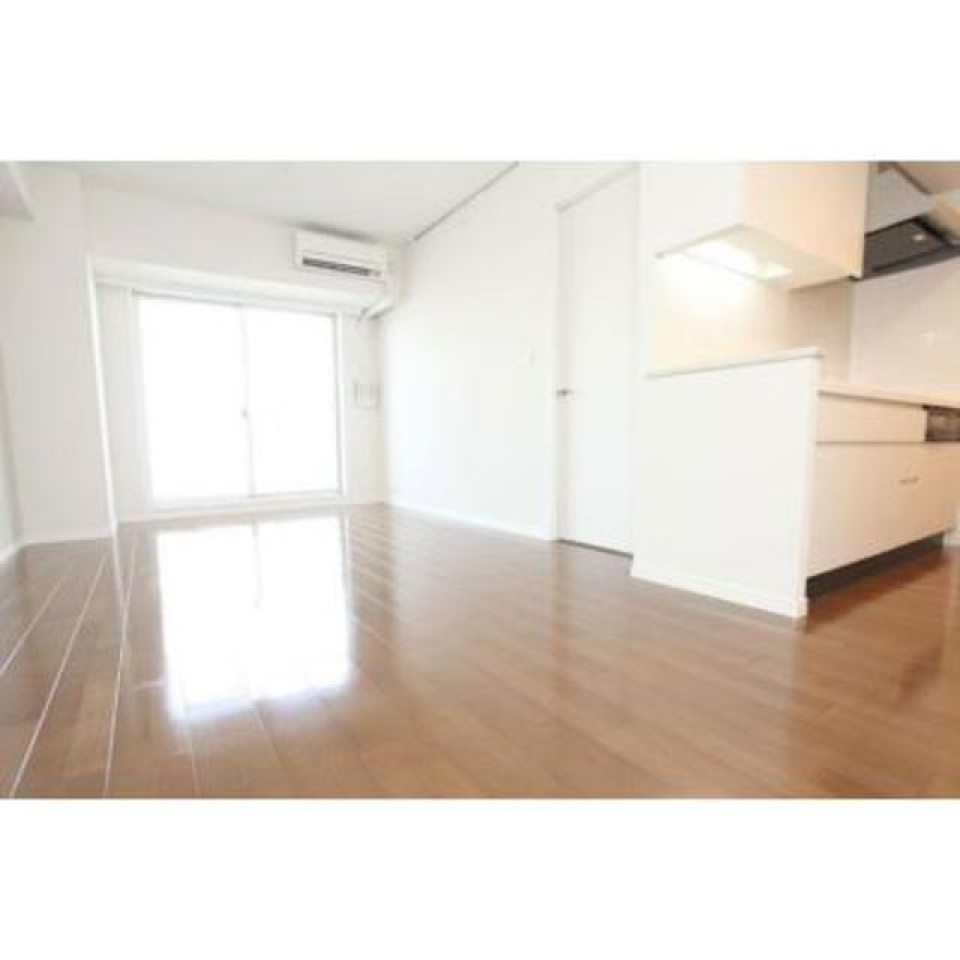 窓からの陽射しが気持ちいい。※写真は同タイプ住戸です。