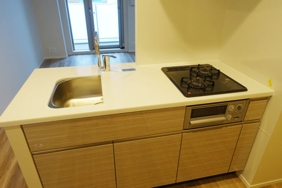 ２口コンロのキッチンを導入。※写真は同タイプ住戸です。