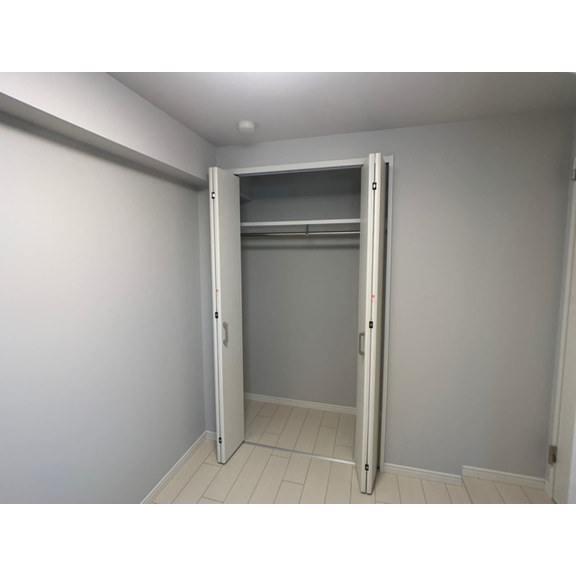 収納がついている3.5帖の洋室です。