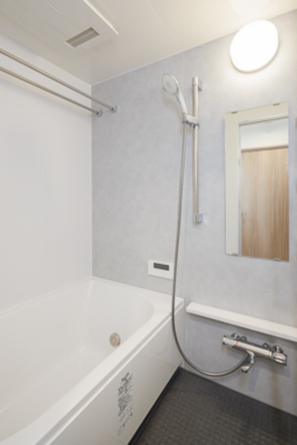 浴室の様子です。※写真は同タイプ住戸です。