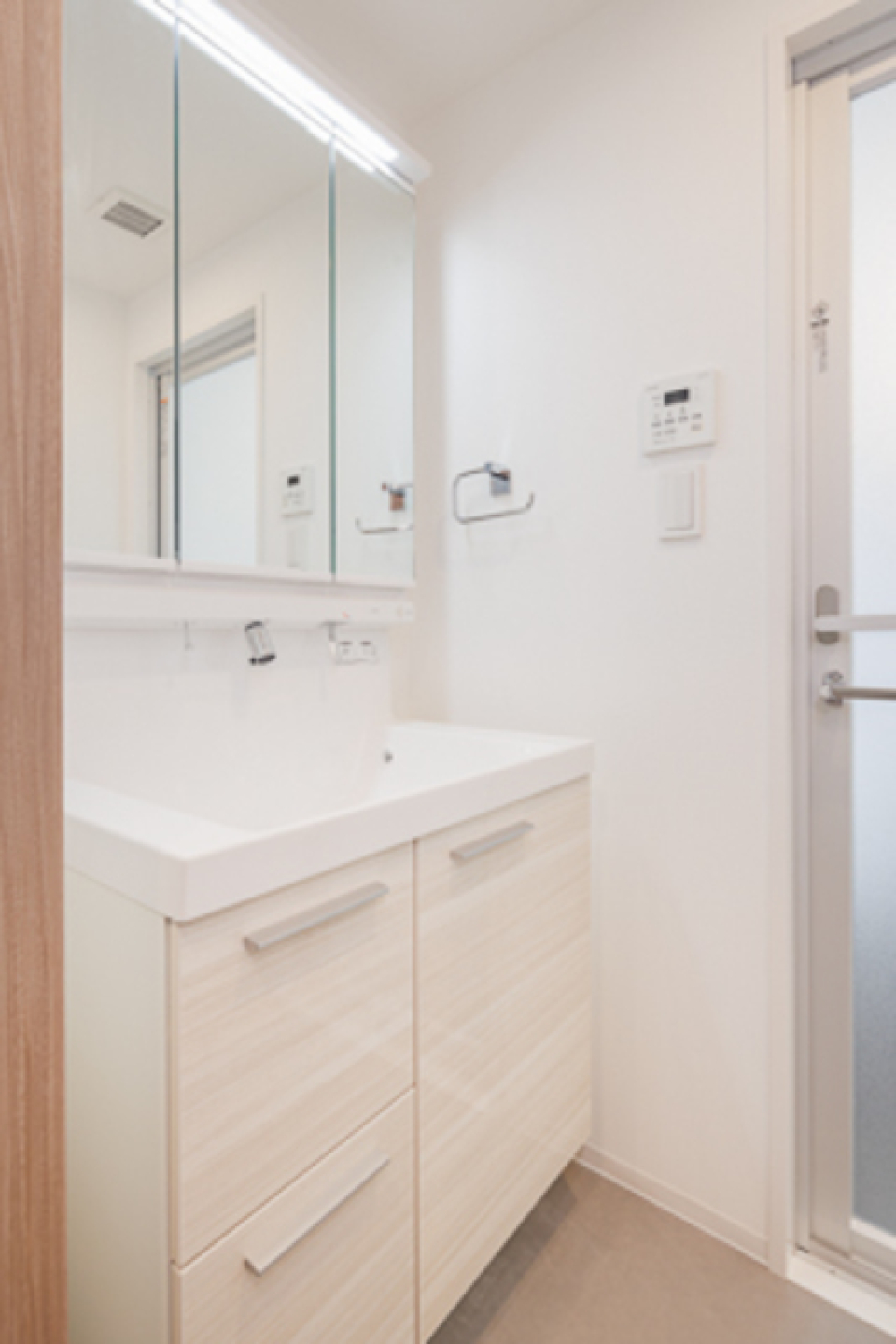 嬉しい独立洗面台。※写真は同タイプ住戸です。