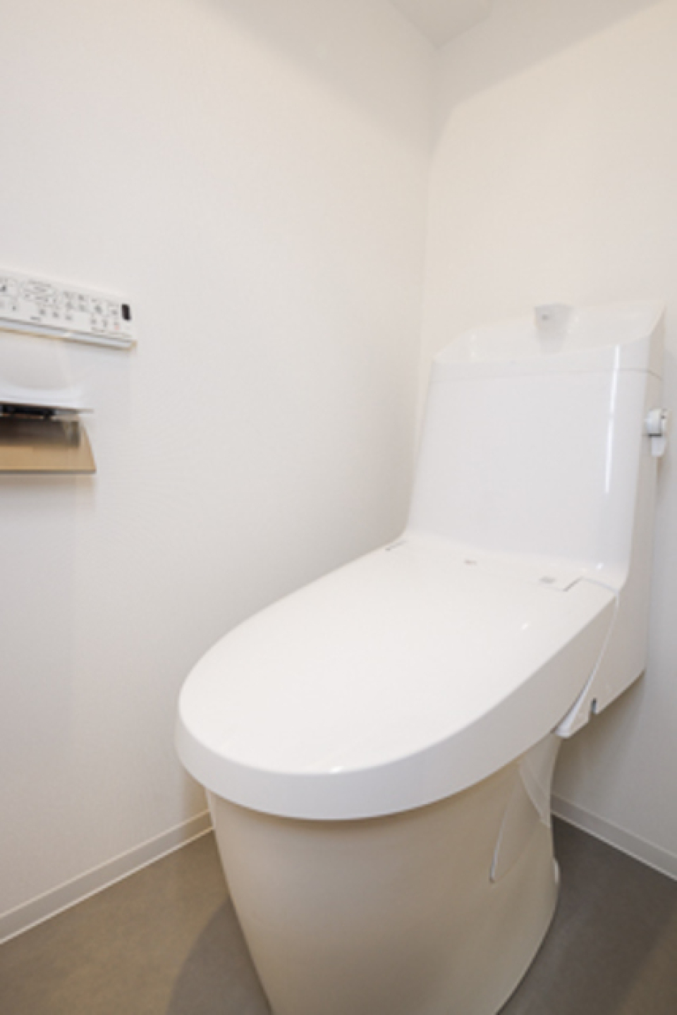 シンプルなトイレ。※写真は同タイプ住戸です。