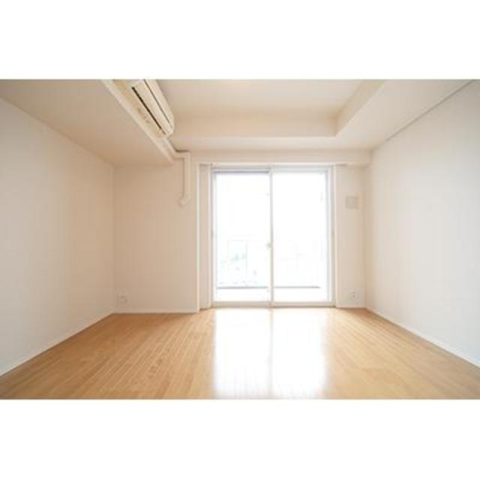 明るい日差しが入った時の様子。※写真は同タイプ住戸です。