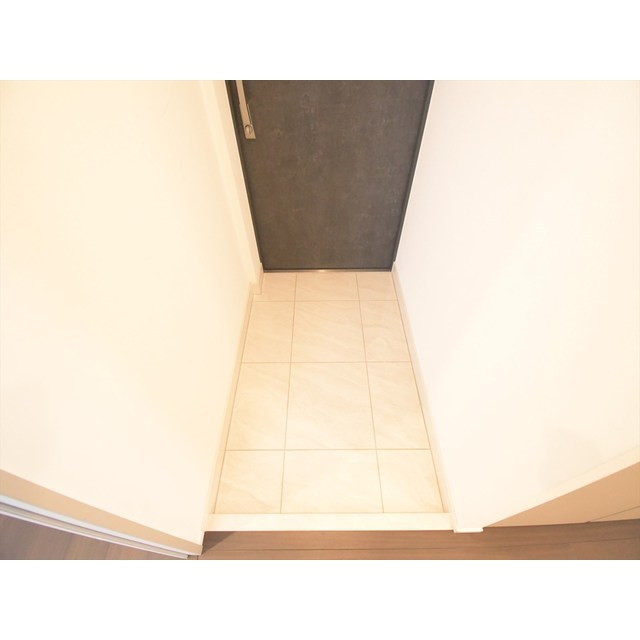 靴を片付ける習慣を、身につけさせてくれる玄関です。