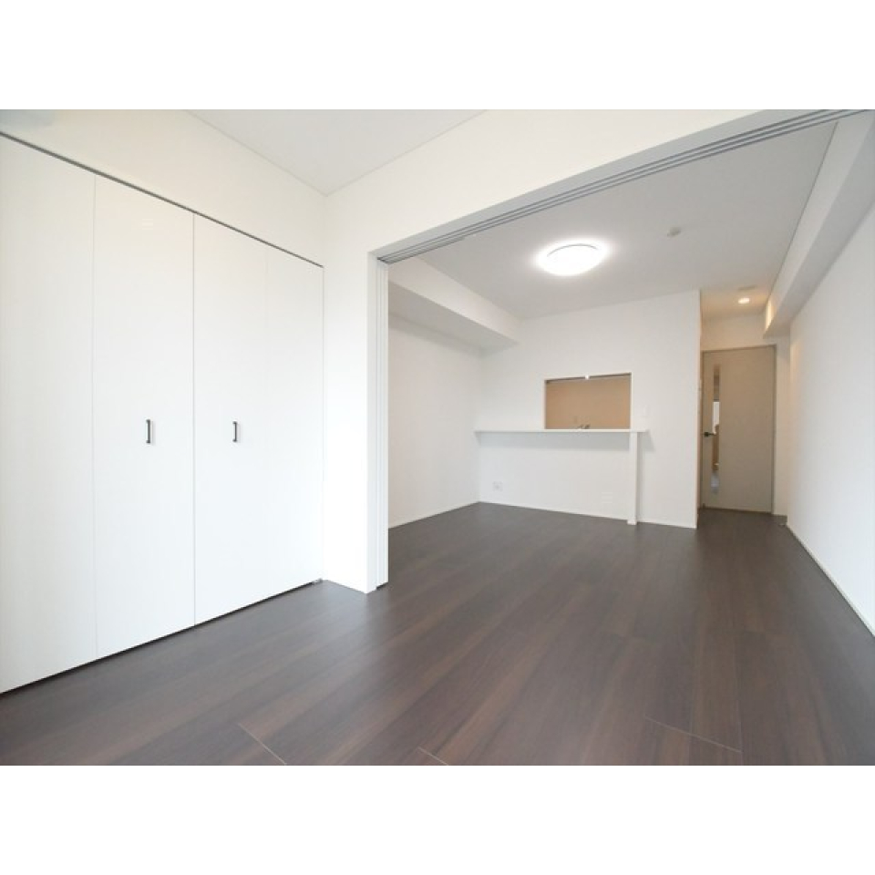 ダイニングキッチンが約13.1帖と広々とした空間になっています。対面キッチンはお店の屋台みたい！
その他