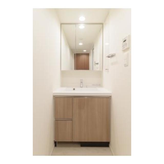 嬉しい独立洗面台。※写真は同タイプ住戸です。