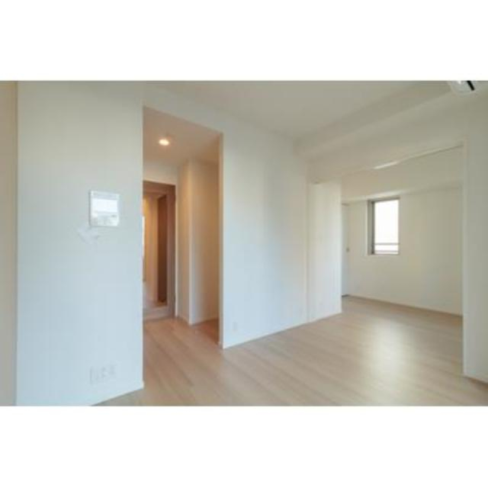 ７．０帖と４．７帖の洋室がお隣り合わせになっています。※写真は同タイプ住戸です。