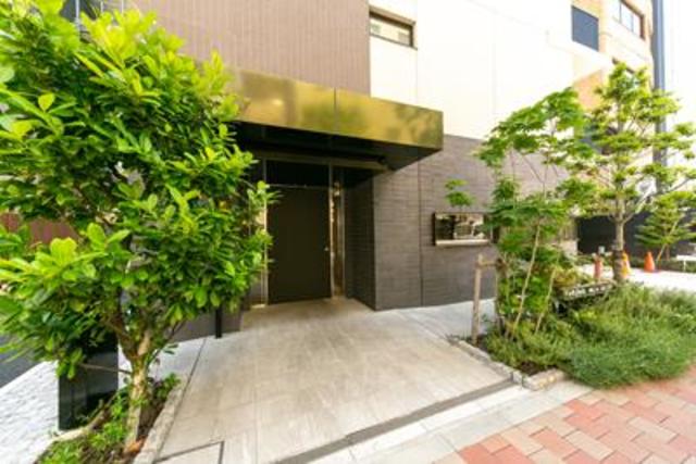 緑！な入口です