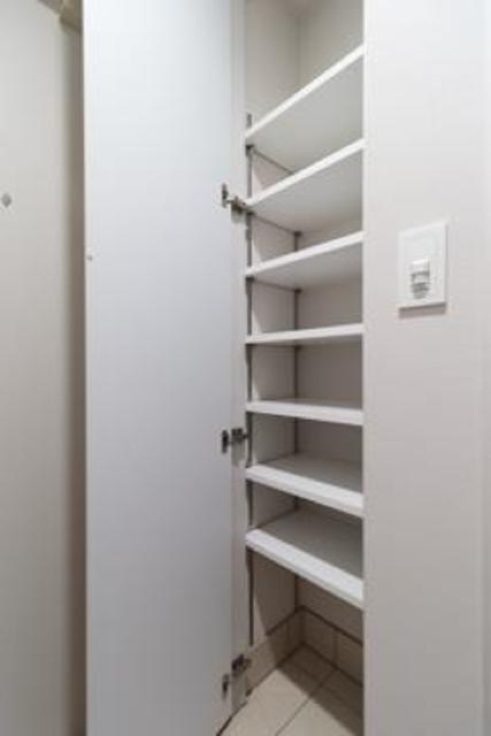 シューズボックスを開けた時の様子です。※写真は同タイプ住戸です。