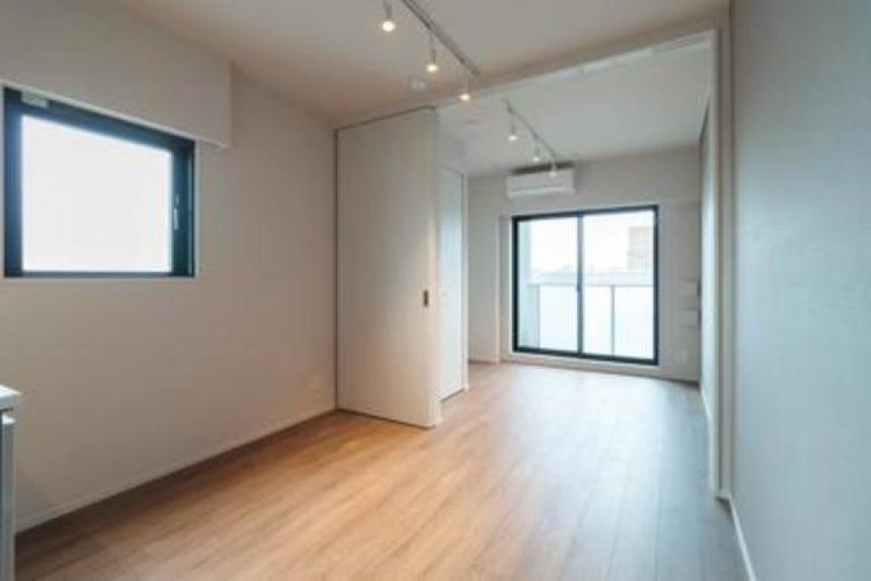 奥には４．３帖の浴室が。※写真は同タイプ住戸です。