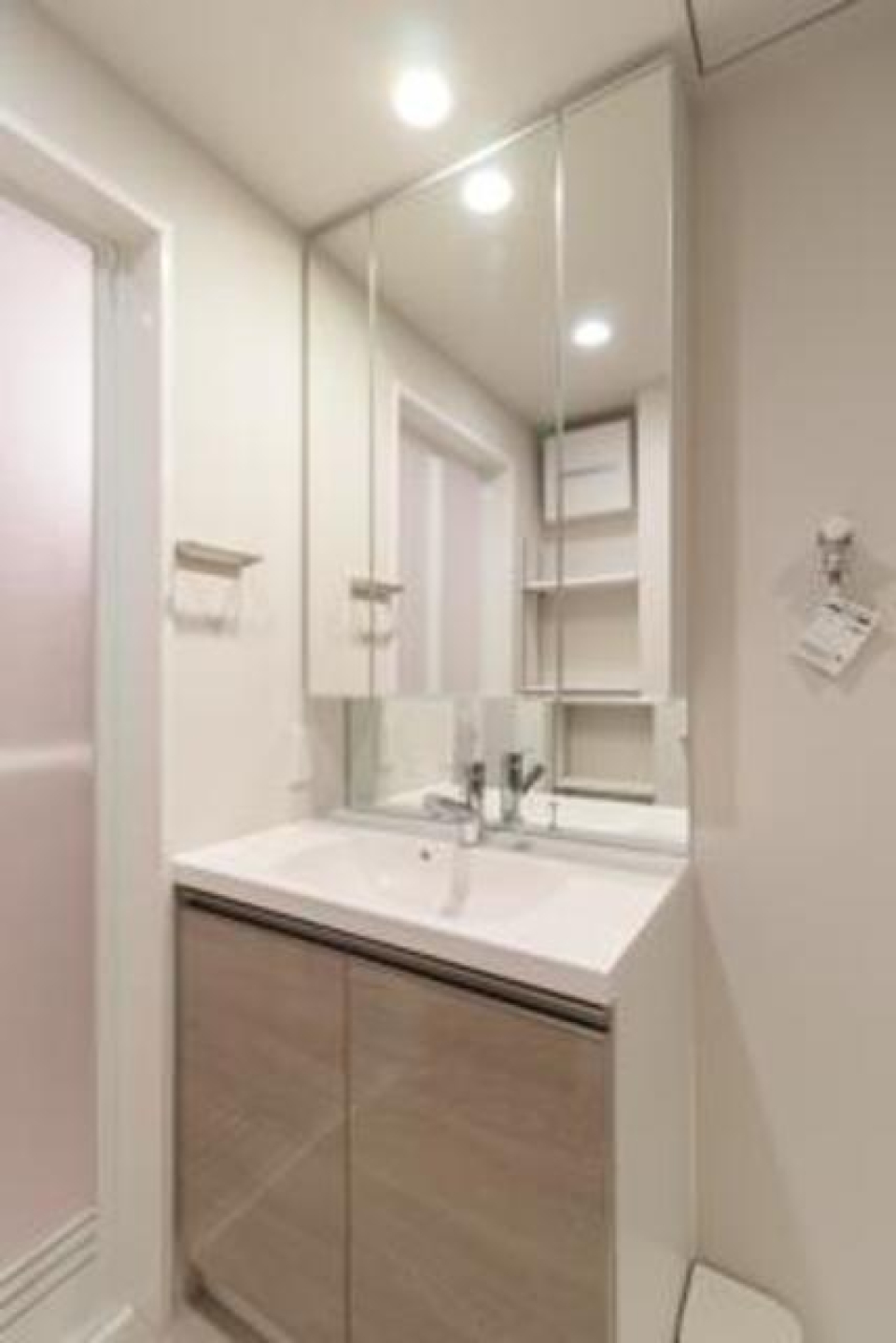 嬉しい独立洗面台。※写真は同タイプ住戸です。