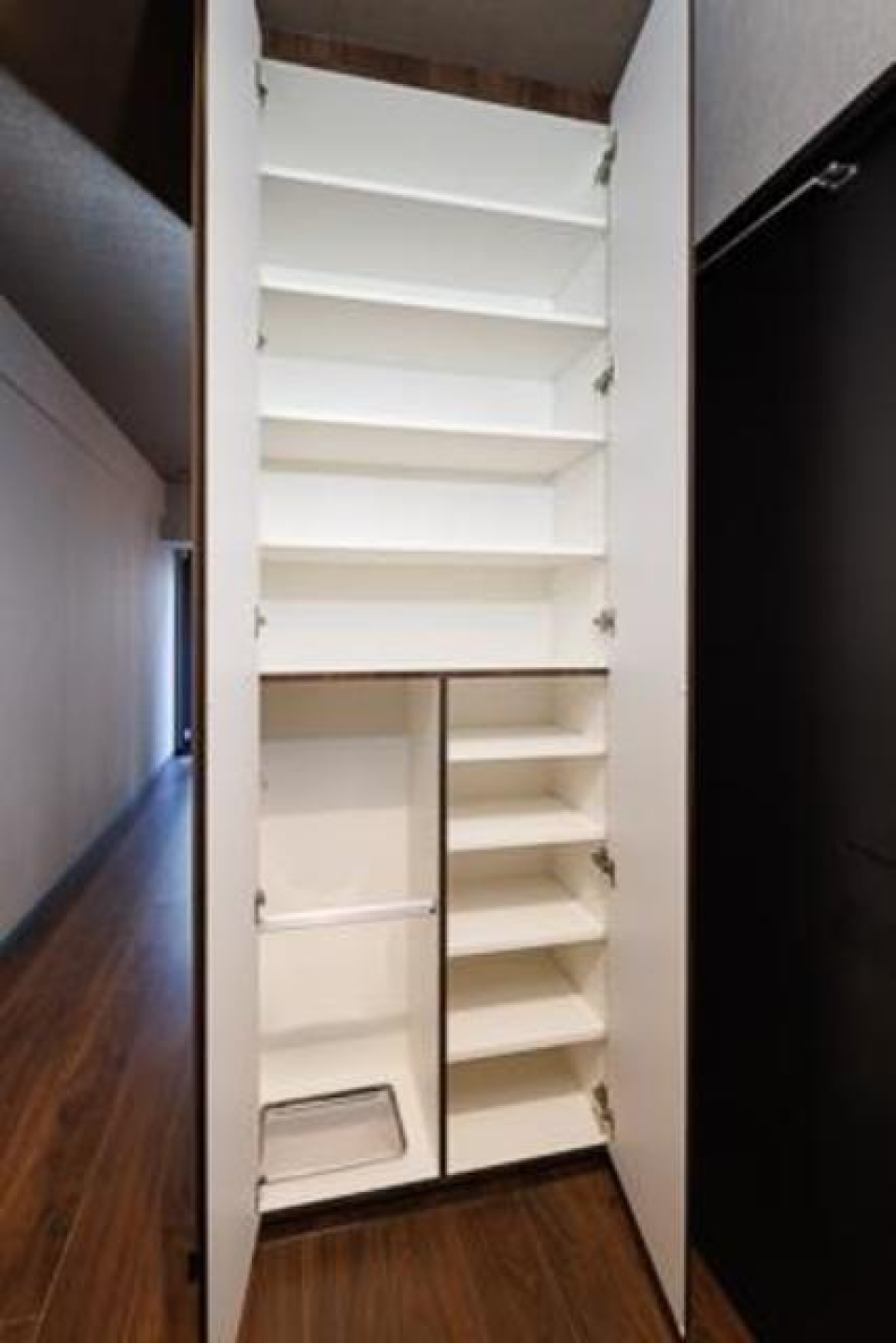 シューズボックスを開けた時の様子。※写真は同タイプ住戸です。