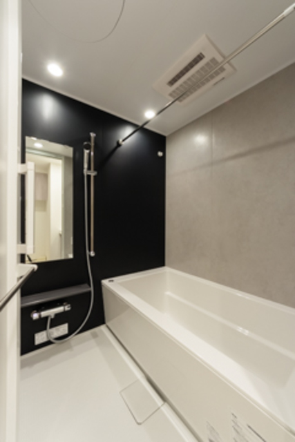 浴室もゆったり広々