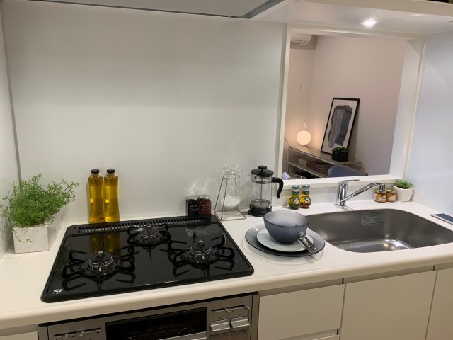 リビングでみんなと話しながらお料理しましょう♪