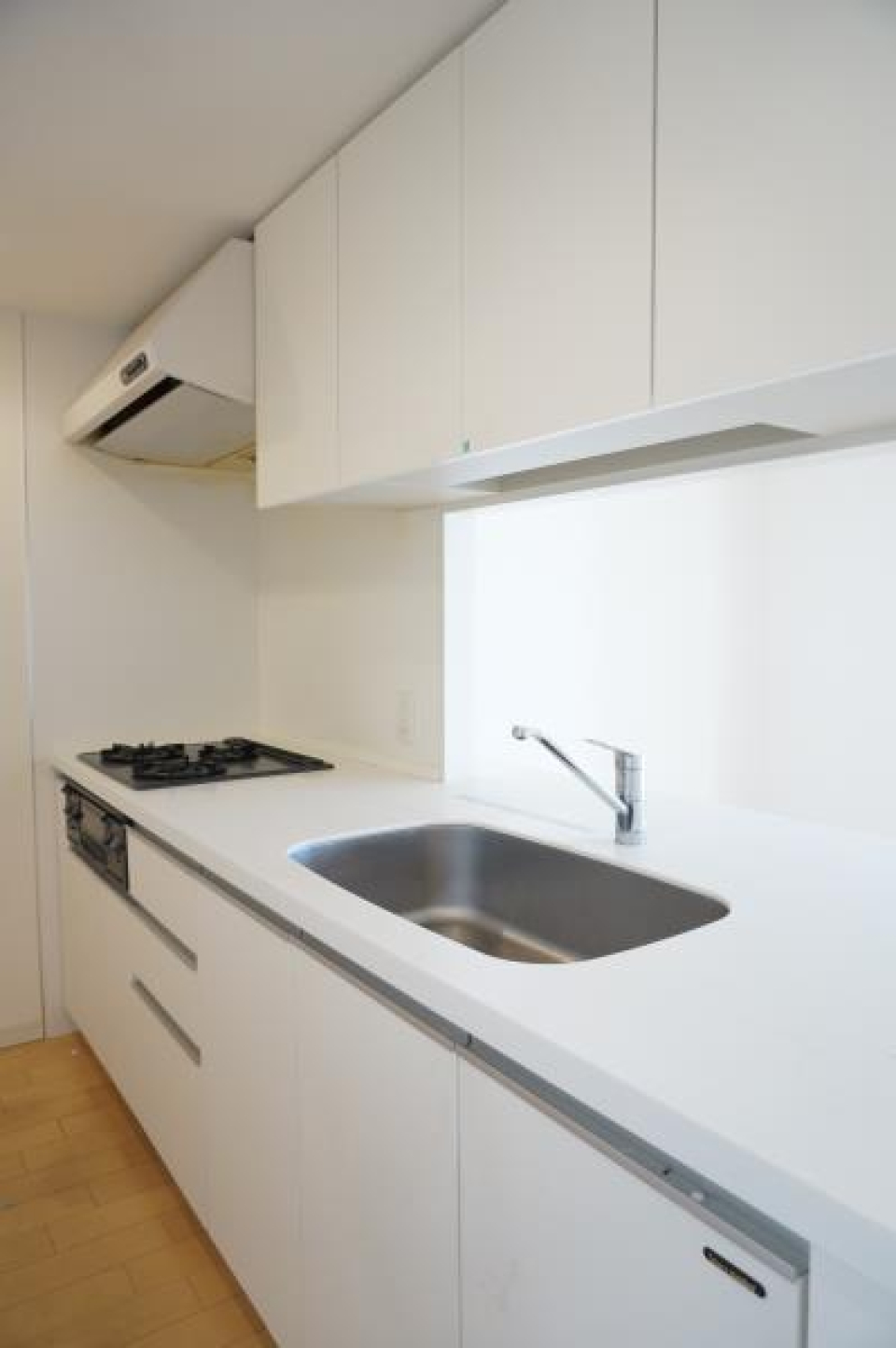 作業スペースが広く、料理がしやすいキッチンですね。