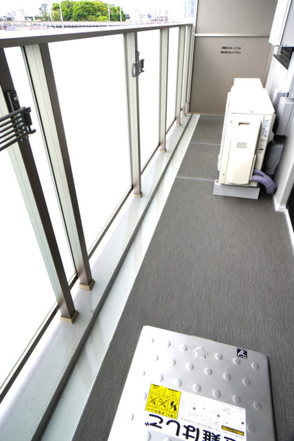 バルコニーの様子。※写真は同タイプ住戸です。