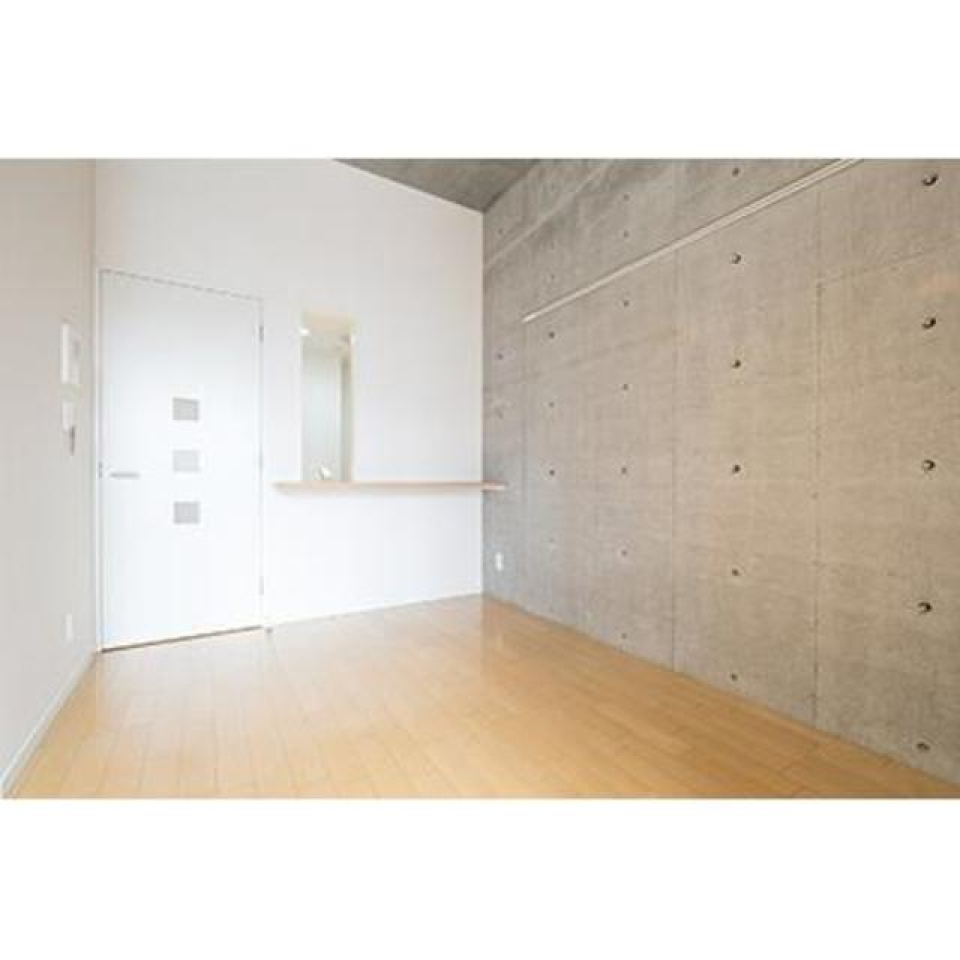 コンクリート打ちっぱなしなのがオシャレポイント。※写真は同タイプ住戸です。
