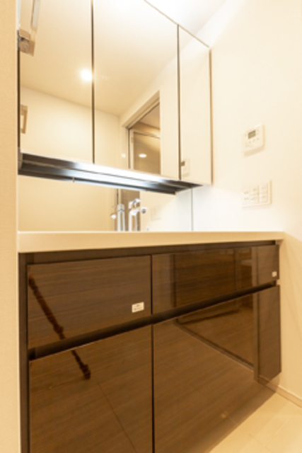 嬉しい独立洗面台。※写真は同タイプ住戸です。