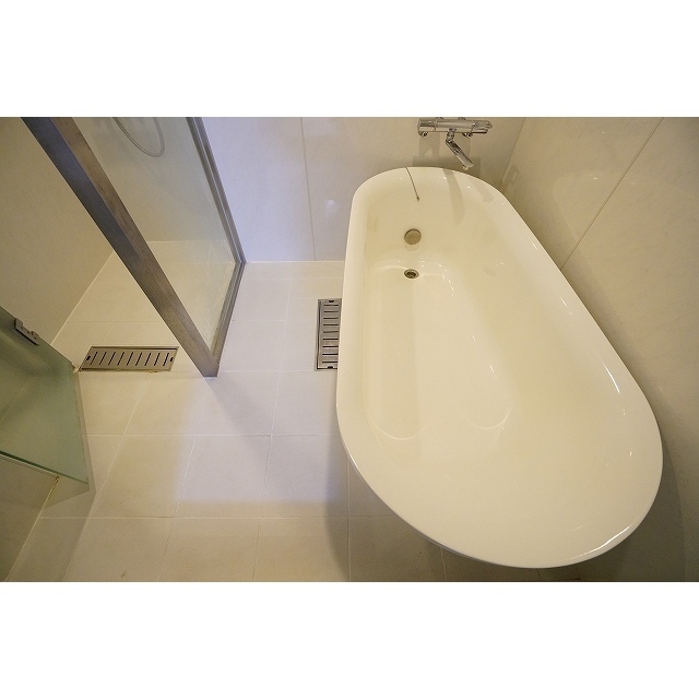 浴槽がオシャレですね！