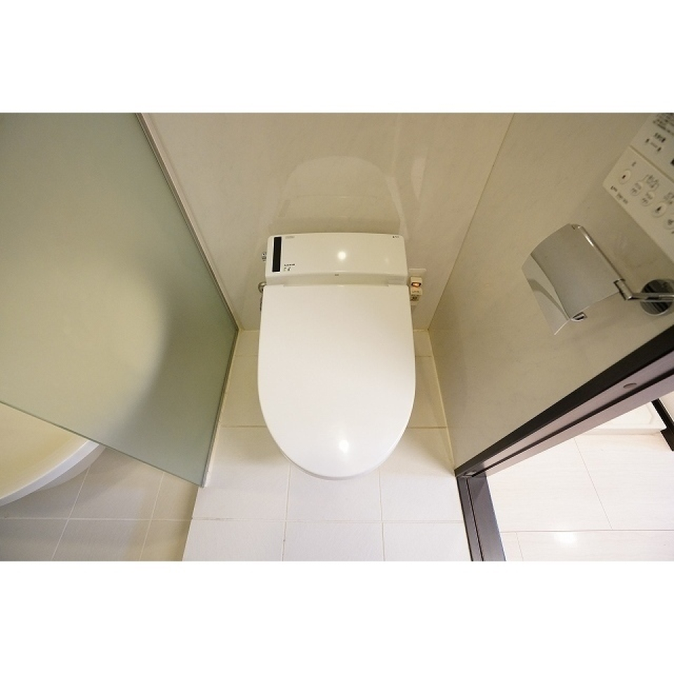 シンプルなトイレ。