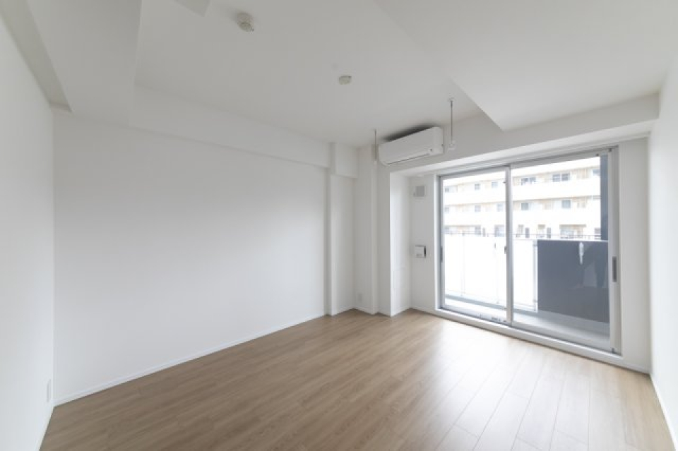 バルコニーから光が注ぎます。