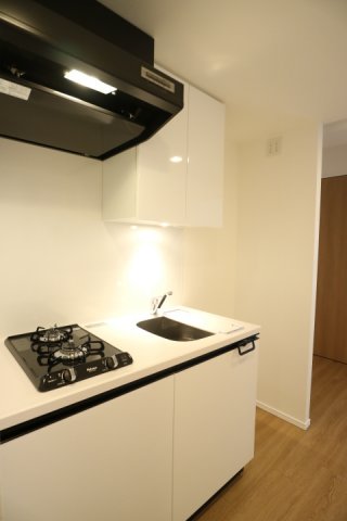 2口のガスコンロが導入されたキッチンです。