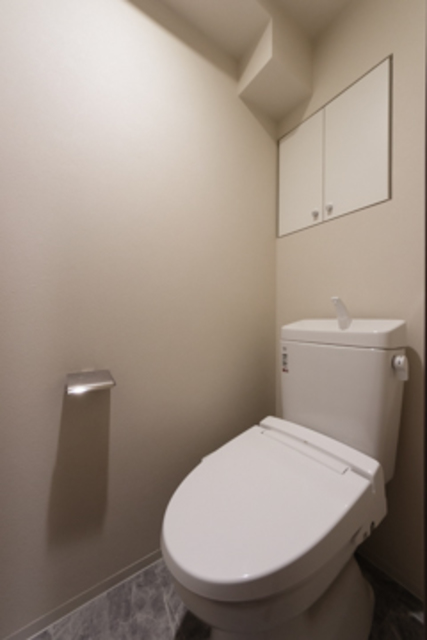 清潔感溢れたトイレはウォシュレット付きです！
※写真は同タイプ住戸です。