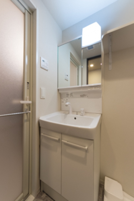 広々とした洗面台。
※写真は同タイプ住戸です。