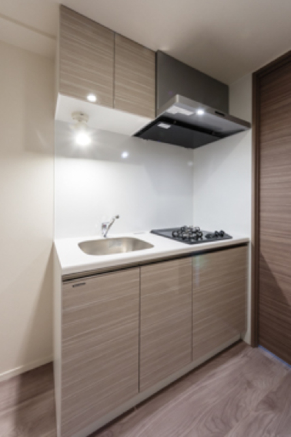 キッチンもウッドテイストの落ち着いた雰囲気。お料理するのもワクワクしそうなキッチン。
※写真は同タイプ住戸です。