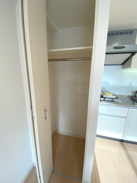 クローゼット付き！収納能力の腕の見せ所です！