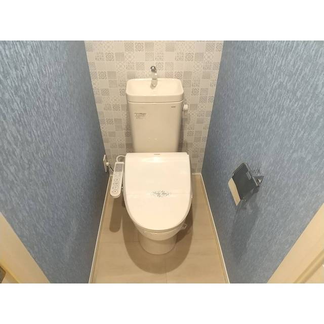 トイレもブルーで可愛い