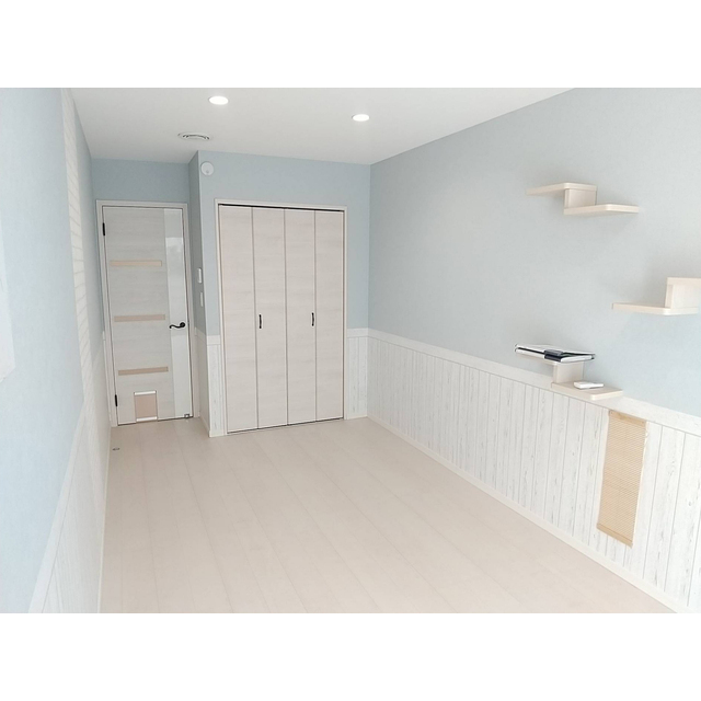 壁にシェルフが付いてます