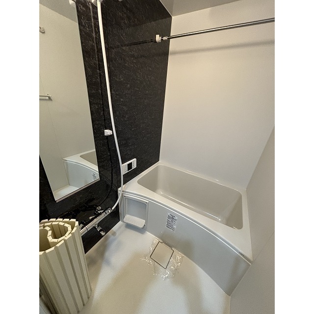 浴室乾燥機付きのお風呂。疲れた体を癒して下さい。
写真は別部屋となります。