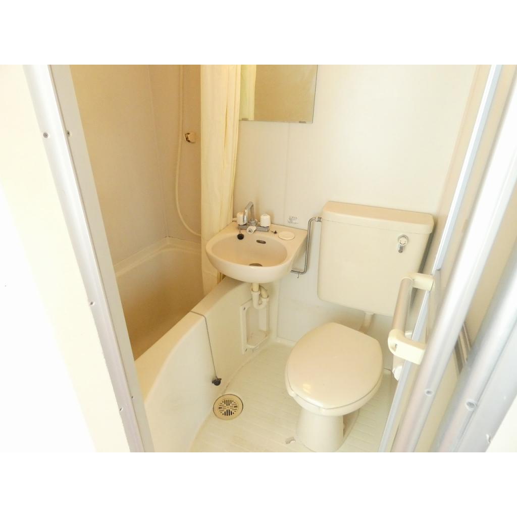 清潔感のあるユニットバスタイプになります！